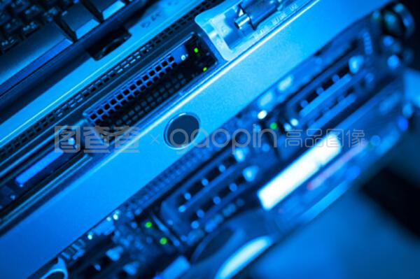 網(wǎng)絡(luò)服務(wù)器與云計(jì)算裝備技術(shù)服務(wù) 賦能現(xiàn)代企業(yè)數(shù)字化轉(zhuǎn)型